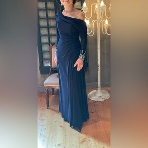 Mac Duggal One-Shoulder Long Sleeve Jersey Gown Size 4 Midnight Blue